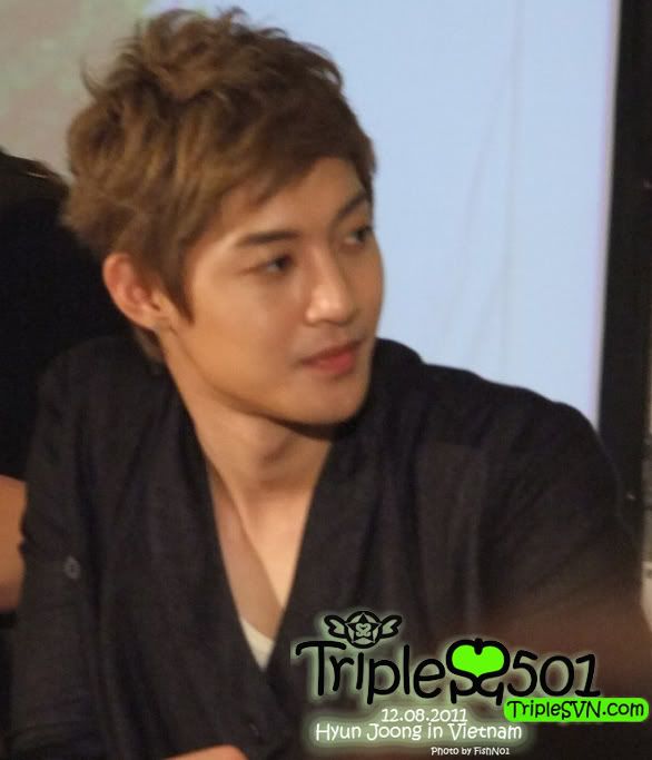 [HJL] Fansign Event in Vietnam Queen Plaza [12.08.11] (4)   32