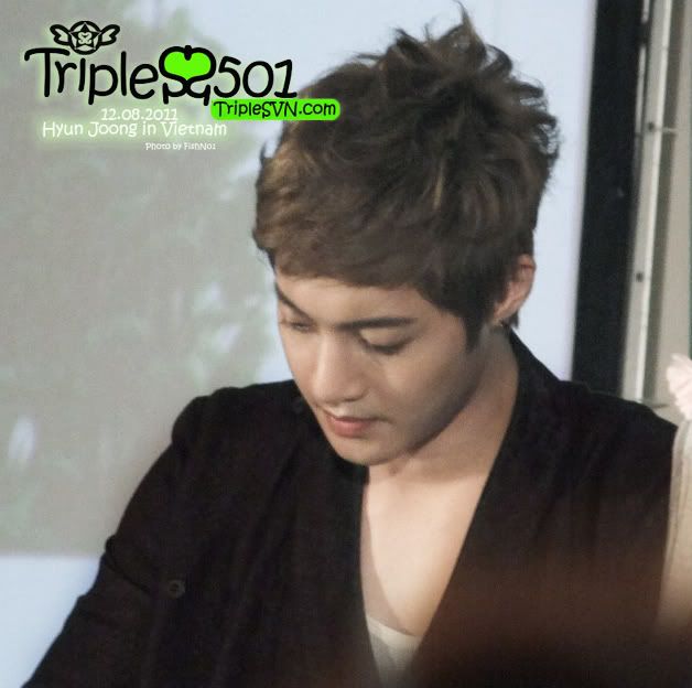 [HJL] Fansign Event in Vietnam Queen Plaza [12.08.11] (4)   33