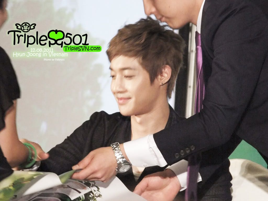 [HJL] Fansign Event in Vietnam Queen Plaza [12.08.11] (4)   46