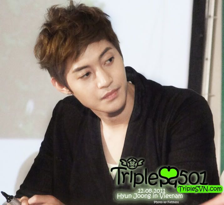 [HJL] Fansign Event in Vietnam Queen Plaza [12.08.11] (4)   47