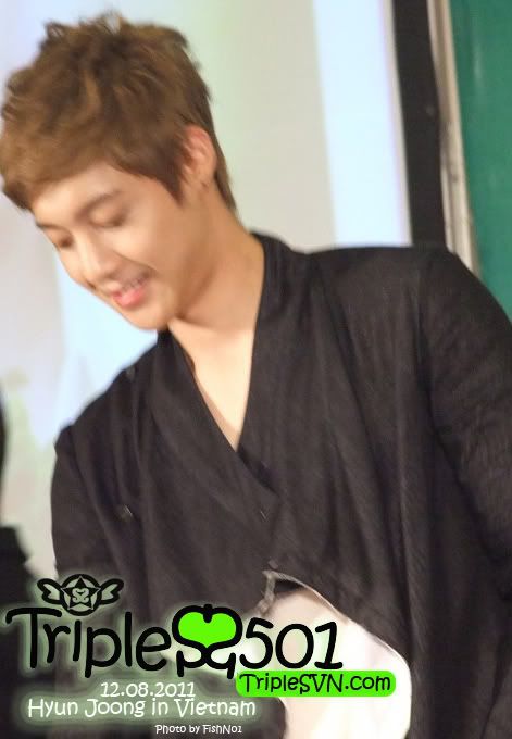 [HJL] Fansign Event in Vietnam Queen Plaza [12.08.11] (4)   57