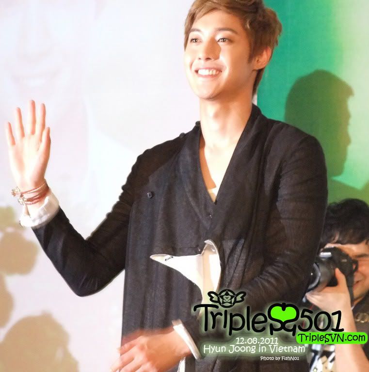 [HJL] Fansign Event in Vietnam Queen Plaza [12.08.11] (4)   63