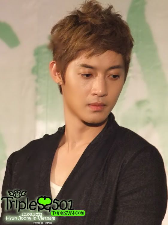 [HJL] Fansign Event in Vietnam Queen Plaza [12.08.11] (4)   80