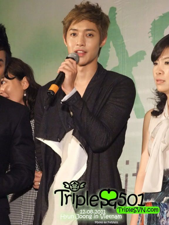 [HJL] Fansign Event in Vietnam Queen Plaza [12.08.11] (4)   88