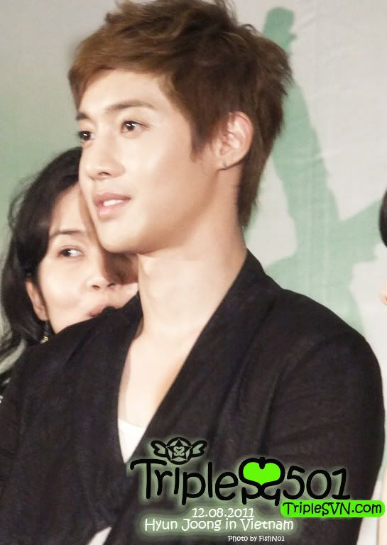 [HJL] Fansign Event in Vietnam Queen Plaza [12.08.11] (4)   91