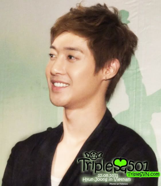 [HJL] Fansign Event in Vietnam Queen Plaza [12.08.11] (4)   92