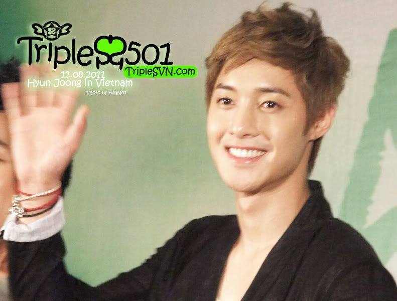 [HJL] Fansign Event in Vietnam Queen Plaza [12.08.11] (4)   93