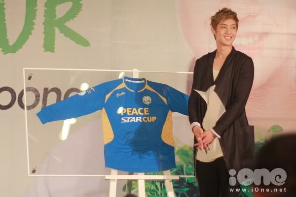 [HJL] Fansign Event in Vietnam Queen Plaza [12.08.11]  (2) Img6154y