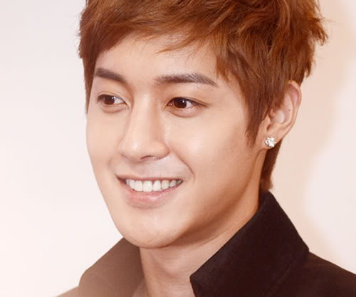 [trans+fotos] Hablando con Kim Hyun Joong - Entrevista en Vietnam T635320