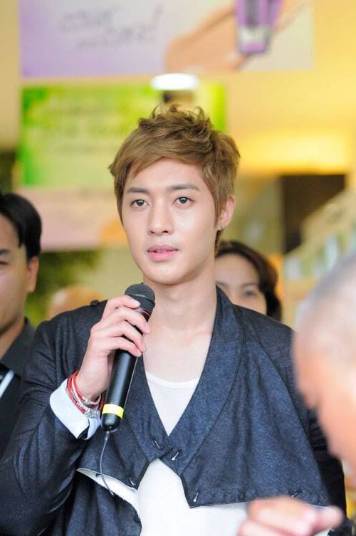 [HJL] TFS Store Visit Queen Plaza [12.8.11] (2) T635805terttert