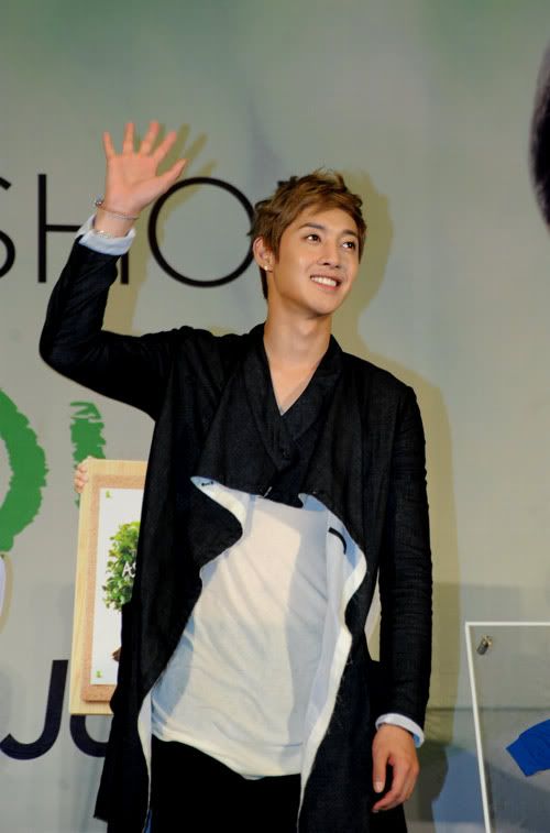 [HJL] Fansign Event in Vietnam Queen Plaza [12.08.11]  (2) T636052dfgdfg