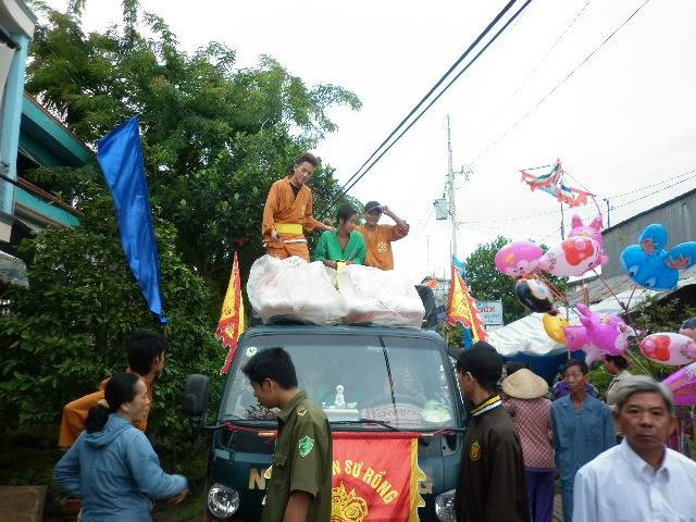 Đoàn nhà thiếu nhi Lấp Vò lễ hội phật thầy tây an CopyofP1000603