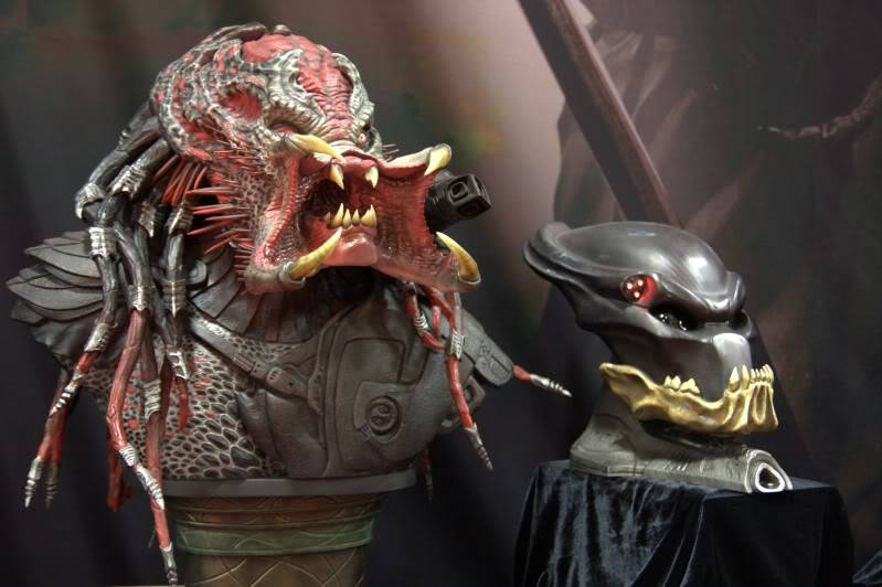 [SDCC 2011] Sideshow - Aliens and Predators Berserker2