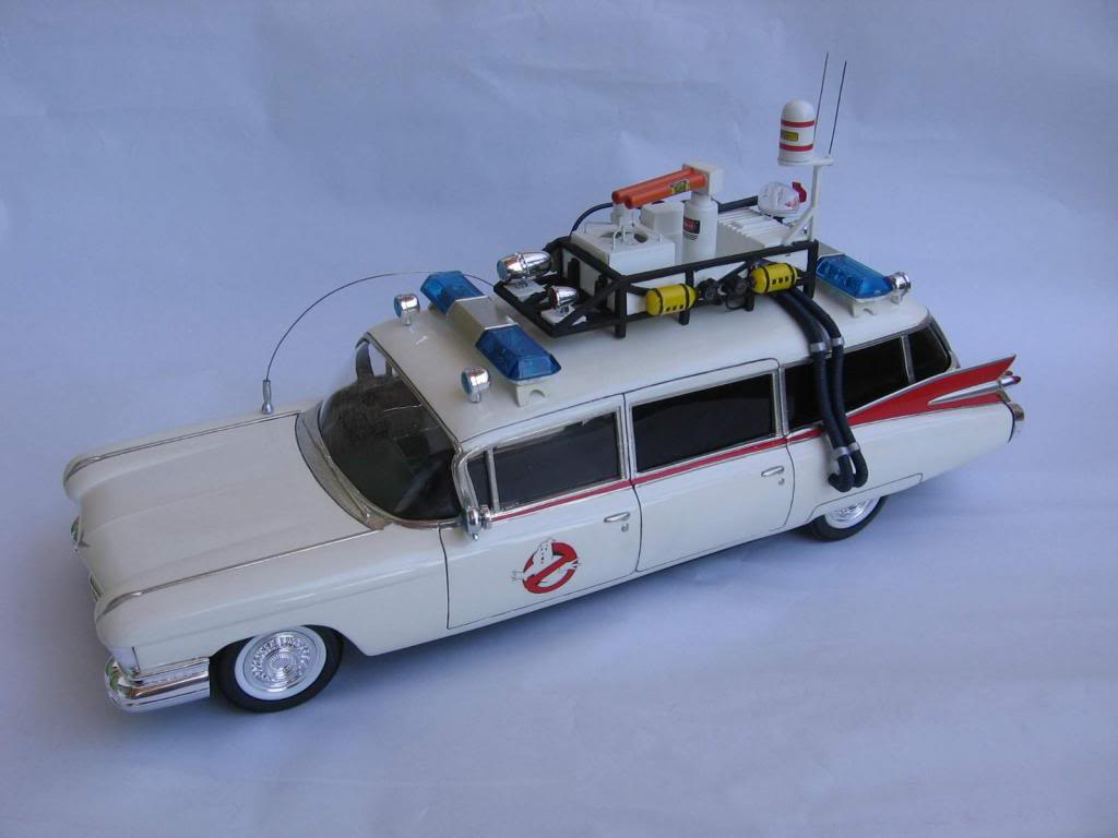 Ghostbusters - Ecto1 Ecto-1-04_zps808dfd4f