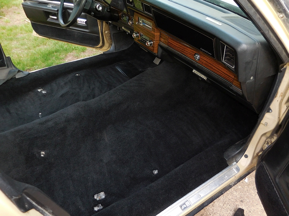 New Carpeting, Headliner finally installed Carpet4