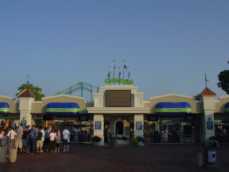 My Cedar Point/Kings Island Vacation - 8/15-17, 2009 CedarPointmainentrance3