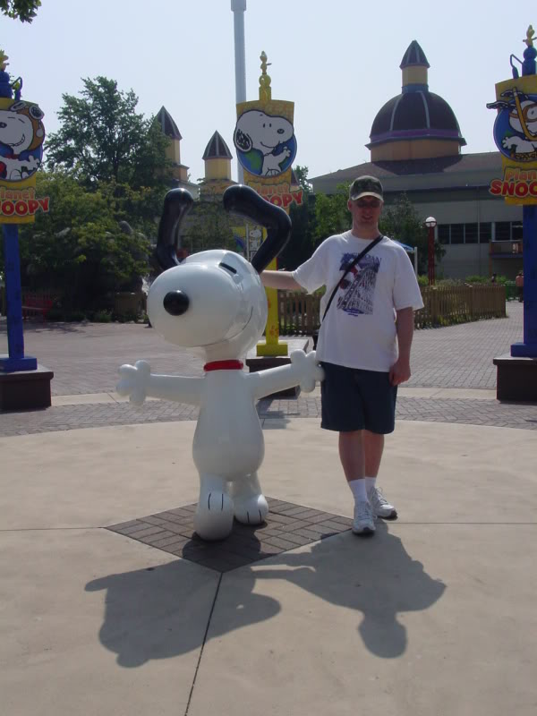 My Cedar Point/Kings Island Vacation - 8/15-17, 2009 Snoopystatue1