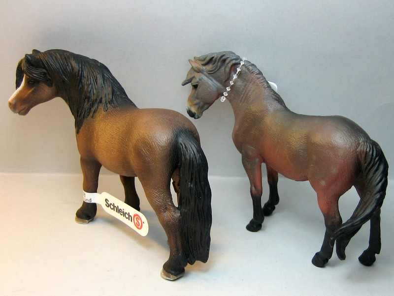 Some new Collecta horses released in February 2013 - Page 2 Comparedartmoor_zps704d677c