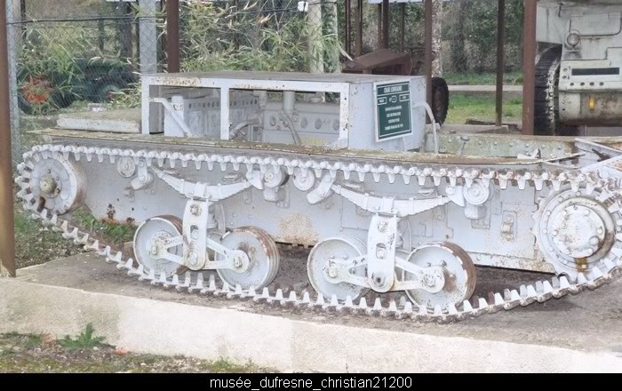 MUSEE DUFRESNE à AZAY LE RIDEAU 37 Chenillette_lorraine_22