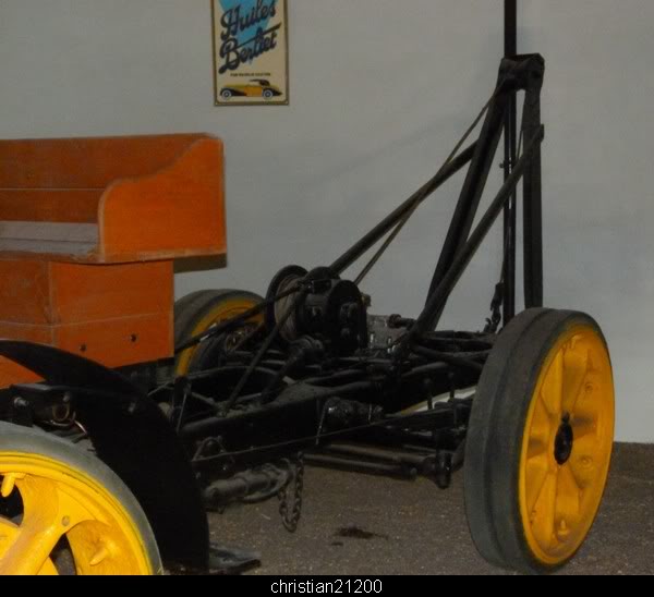 MUSEE DUFRESNE à AZAY LE RIDEAU 37 Tracteur_artillerie_latil_3