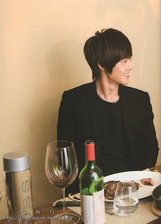 [scans] Kim Hyun Joong ~ Wine and People Book 223080_263968490296061_231614143531496_1147672_1861190_n