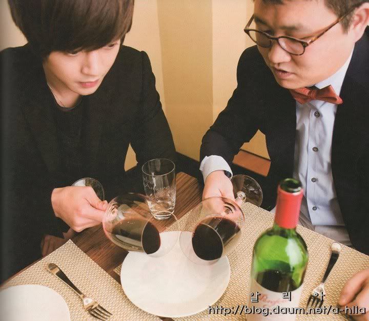 [scans] Kim Hyun Joong ~ Wine and People Book 223080_263968496962727_231614143531496_1147674_5680976_n