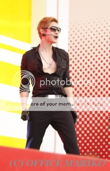 [HJL] ODAIBA Fan Sign - Japan [29.07.2011] (3)  226103_260081820684728_231614143531496_1129289_6159191_n