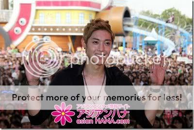 [HJL] ODAIBA Fan Sign - Japan [29.07.2011] (3)  282555_259492810743629_231614143531496_1125920_7997835_n