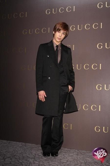 [JM] GUCCI F/W 2011 Fashion Show in Taipei [02.09.11]  (2) 314964_277359352290308_231614143531496_1206694_3578988_n