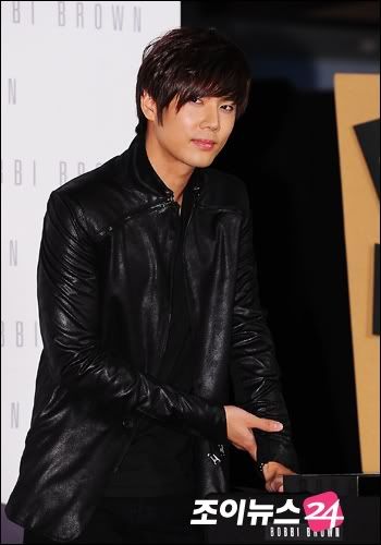 [news] Kim Kyu Jong dice, "Estoy grabando un solo album" 8e8a332f3f339f29935807d