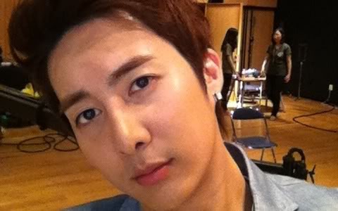 [news] Kim Hyung Jun pone en Twitter los nuevos lanzamientos de HnB Company E5a8661fbfd412803b46e289873198bc_large