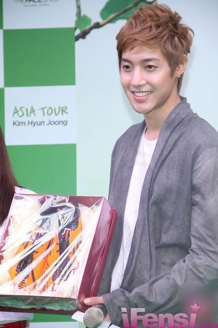 [HJL] TFS Store & FanSigning en XiMenDing - Taiwan [16.08.11] (3)  228980_268201219872788_231614143531496_1168069_4658702_n