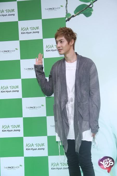 [HJL] TFS Store & FanSigning en XiMenDing - Taiwan [16.08.11] (3)  294205_267512486608328_231614143531496_1165875_7492538_n