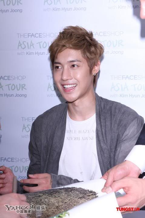 [HJL] TFS Store & FanSigning en XiMenDing - Taiwan [16.08.11] (3)  294709_267848843241359_231614143531496_1166885_223359_n