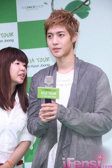 [HJL] TFS Store & FanSigning en XiMenDing - Taiwan [16.08.11] (3)  298061_268201269872783_231614143531496_1168071_8127898_n