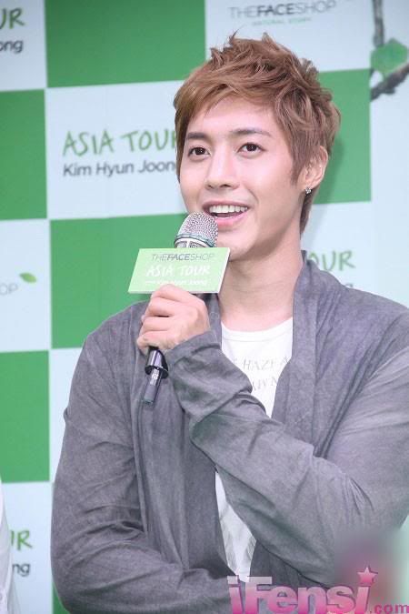 [HJL] TFS Store & FanSigning en XiMenDing - Taiwan [16.08.11] (3)  298703_268201316539445_231614143531496_1168074_7773616_n