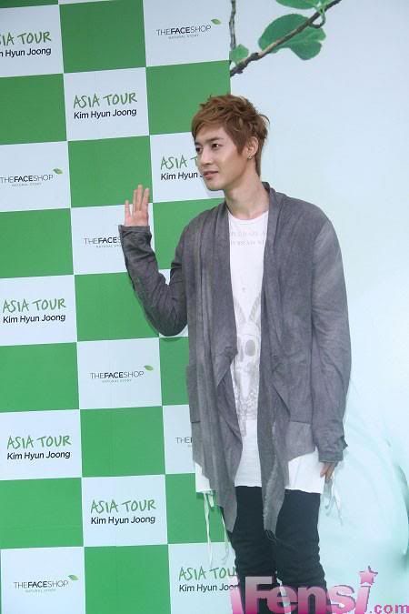 [HJL] TFS Store & FanSigning en XiMenDing - Taiwan [16.08.11] (3)  301176_268201079872802_231614143531496_1168063_3488262_n