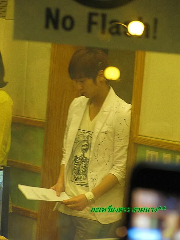 [YS] KBS Kiss the radio [27.05.11] 37b14dcdd6493ff58326ac7