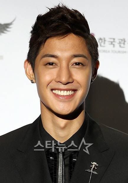 [news] Kim Hyun Joong habla sobre las presiones de ir en solitario Tn13074361838939088010