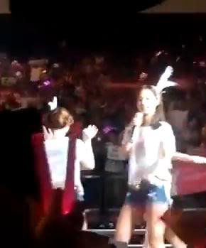 [PICS/GIF][14-09-2011] Yulsic moment in Taiwan - Comeback so hot & sweet! Ktrju