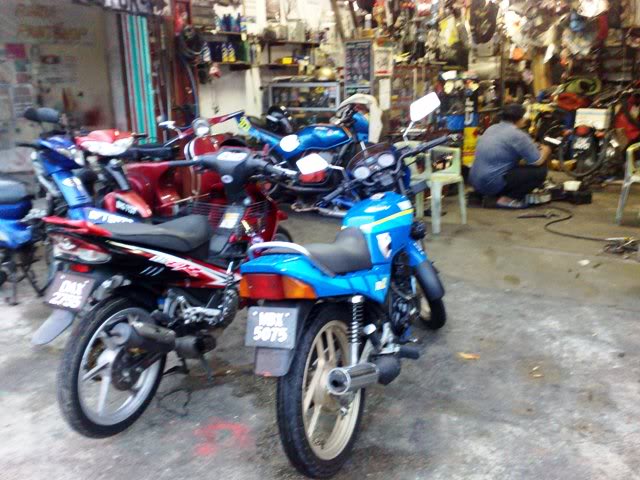 Bengkel Motor Pilihan Anda 08042010407