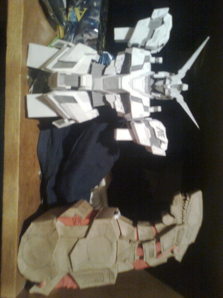 Mis creaciones de Zois (Death Saurer) y Gundam (Unicornio) Imagen0490