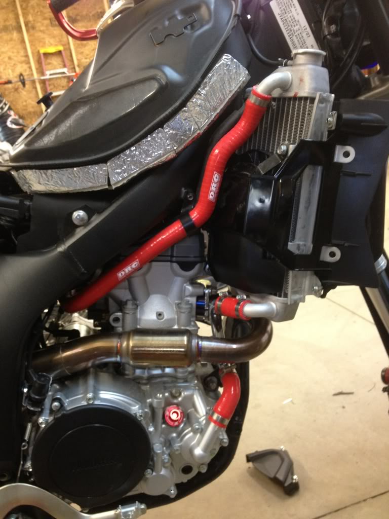 08 WR250X STUNT BUILD  08wr250xredradiatortubes