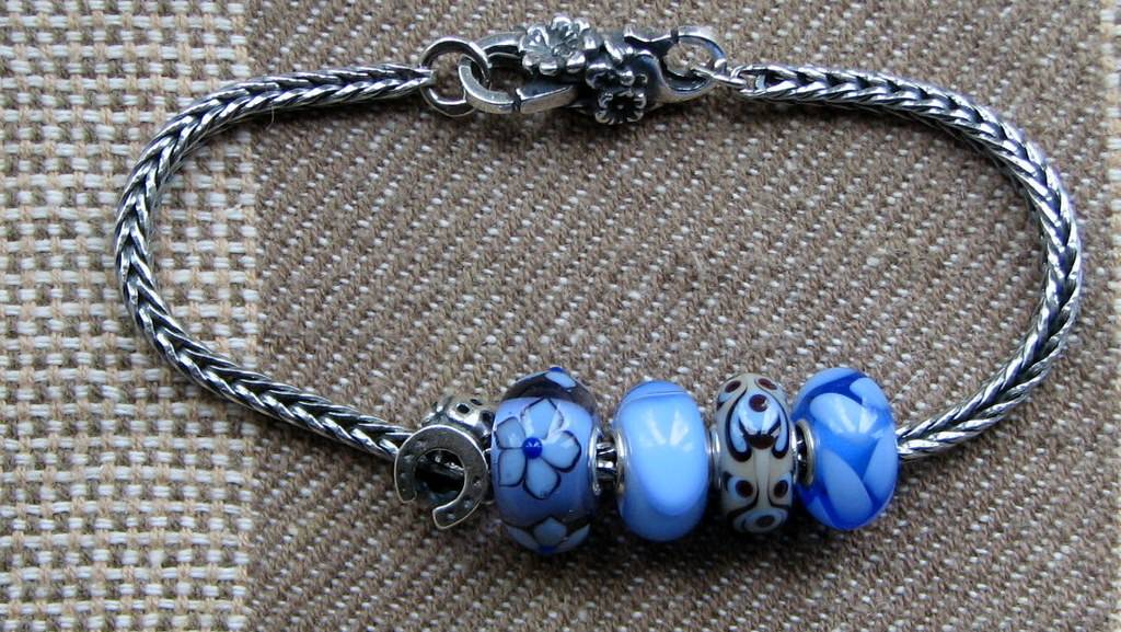 Droopy Dog Droopy%20and%20blues%20beads%202%20apr%202015%20011_zps07wsk9es