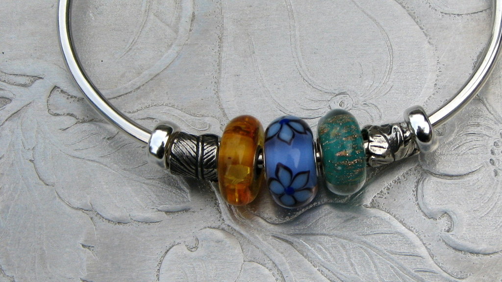 Good Luck starter bracelets - beads to go with Suggestion%20amber%20oasis%20five%20may%20again%20025_zpsxnycsxbc
