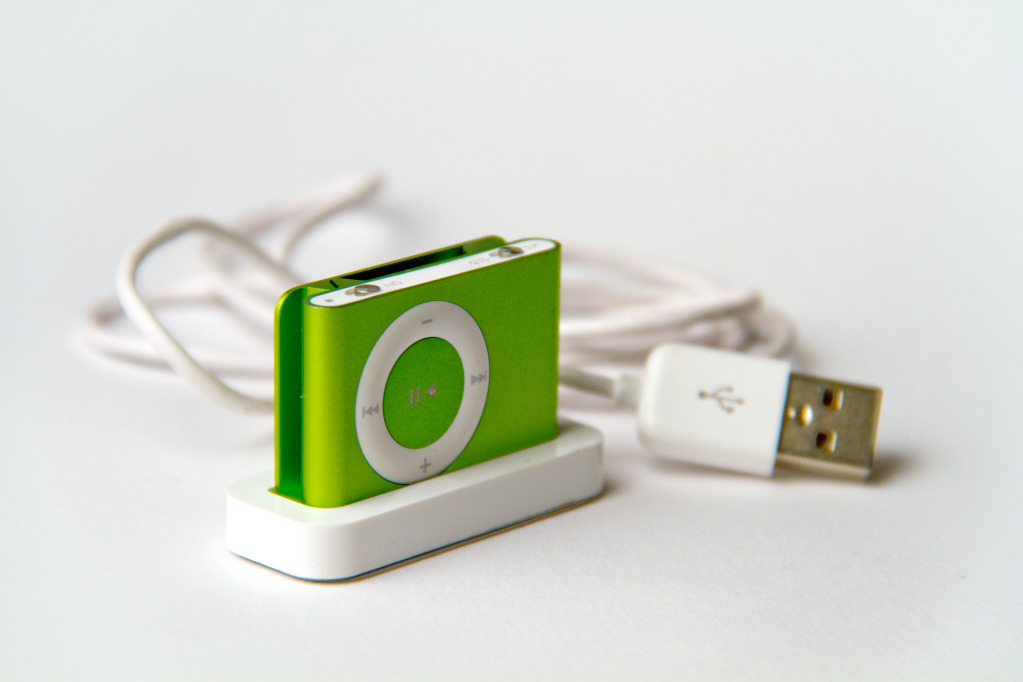 2ND HAND IPOD SHUFFLE 2ND GEN. 2GB Apple_iPod_Shuffle_second_generation_green_Perspective
