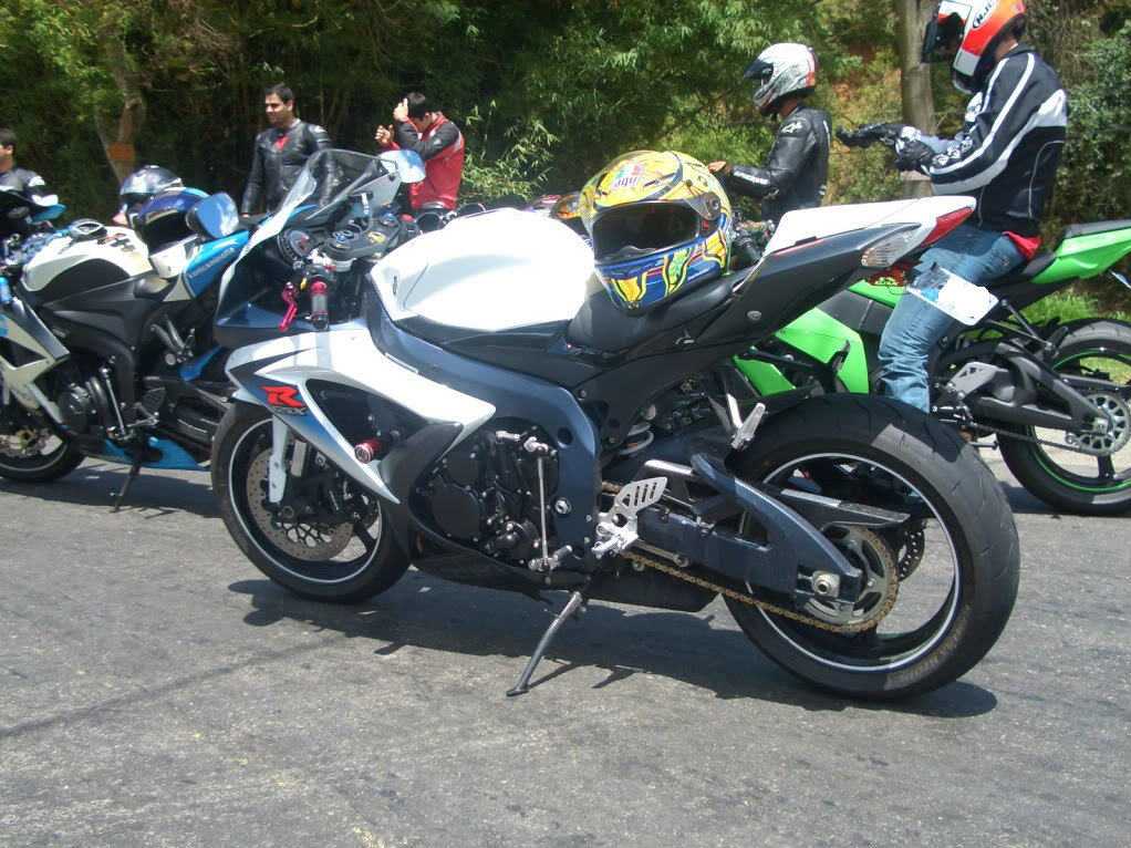 APRESENTAÇAO GSX R 750 12 CIMG8195