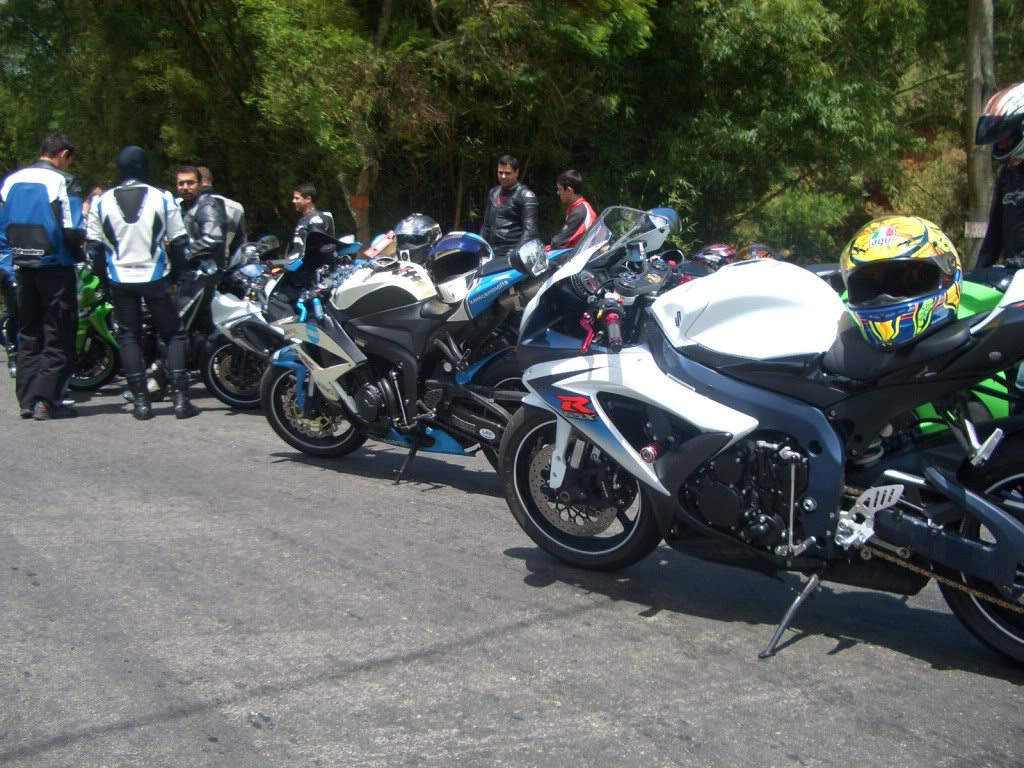 APRESENTAÇAO GSX R 750 12 CIMG8198