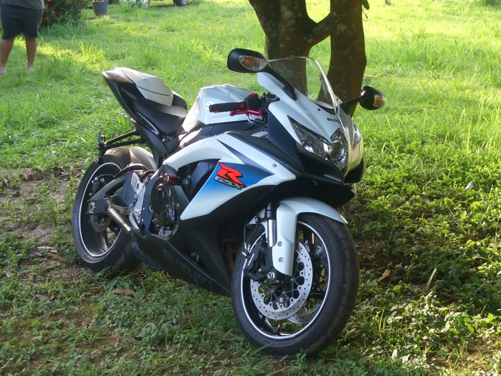 APRESENTAÇAO GSX R 750 12 CIMG8244