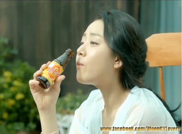 Moon Geun Young ký hợp đồng quảng cáo cho nước giải khát Vita 500C 427375_412706385431546_711668101_n